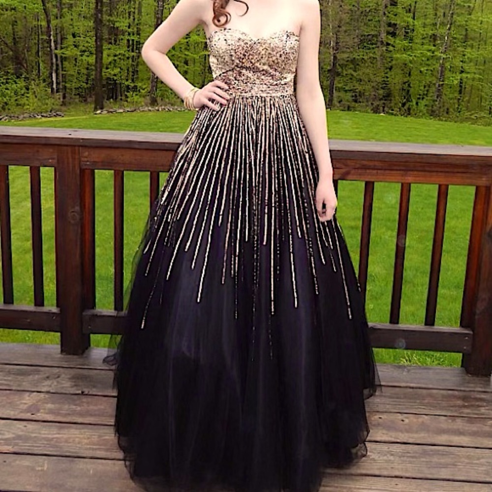 Size 0 David’s Bridal Gown